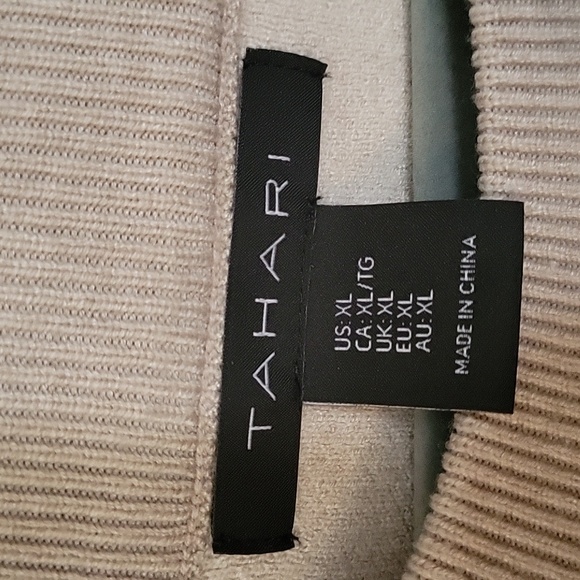 Womans sweater - Picture 2 of 2